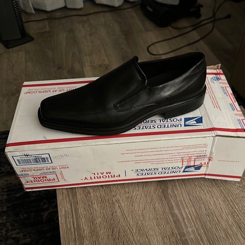 Ecco men’s dress shoe